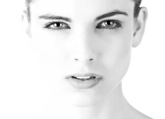 Dlaczego skóra czernieje od srebra?