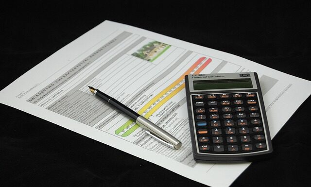 Czy w świadectwie pracy wpisuje się urlop na poszukiwanie pracy?