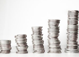 Jak odłożyć dużo pieniędzy?